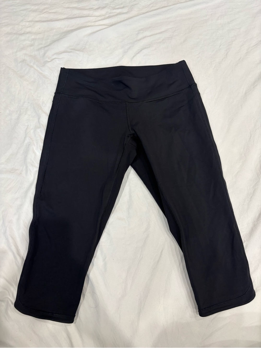 Lululemon 16” crop black leggings